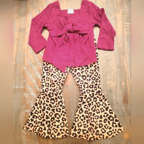 Mouse Neon Pink Cheetah Bell Bottom Set main image 0